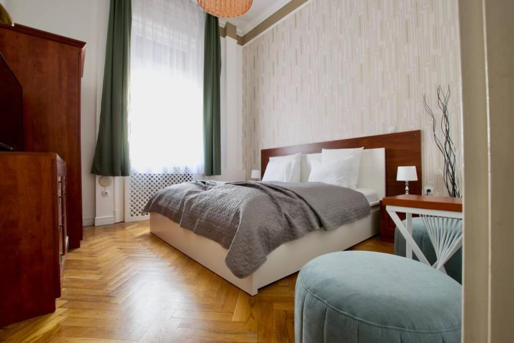 Premium Apartment By Hi5-Vaci Str. 3 Bedroom Budapest Eksteriør bilde